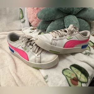 Puma Jada Blends leather sneakers n good used condition